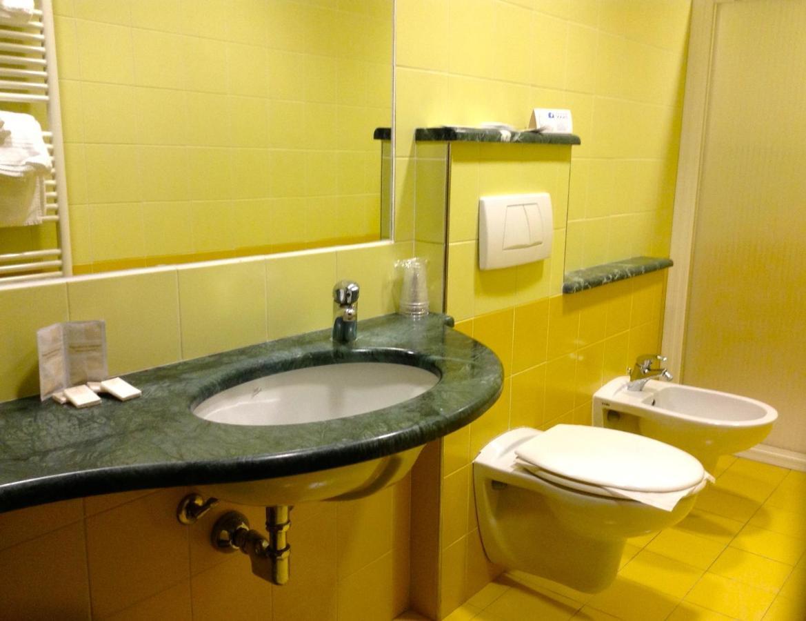 Albergo Ristorante Da Carlino Castelnuovo di Garfagnana Cameră foto